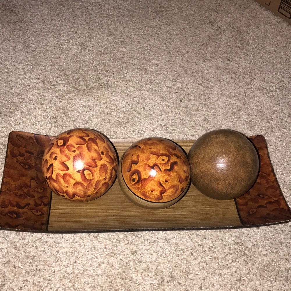 Tray and ball decor set